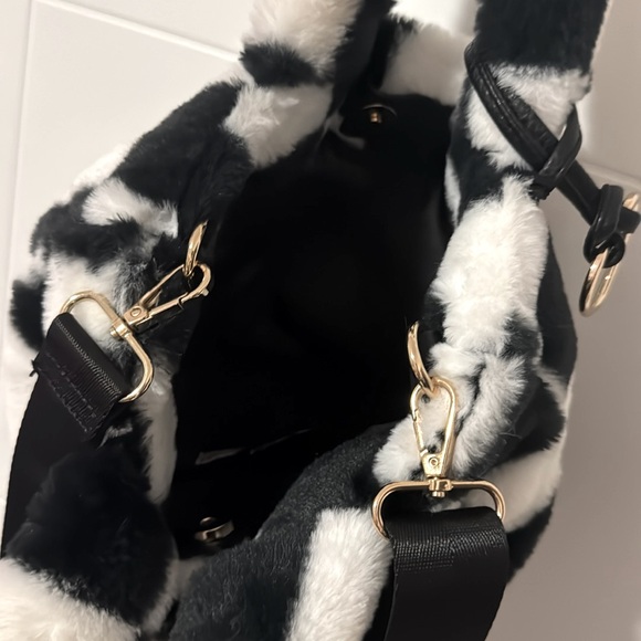 Icing Purse - Picture 3 of 3